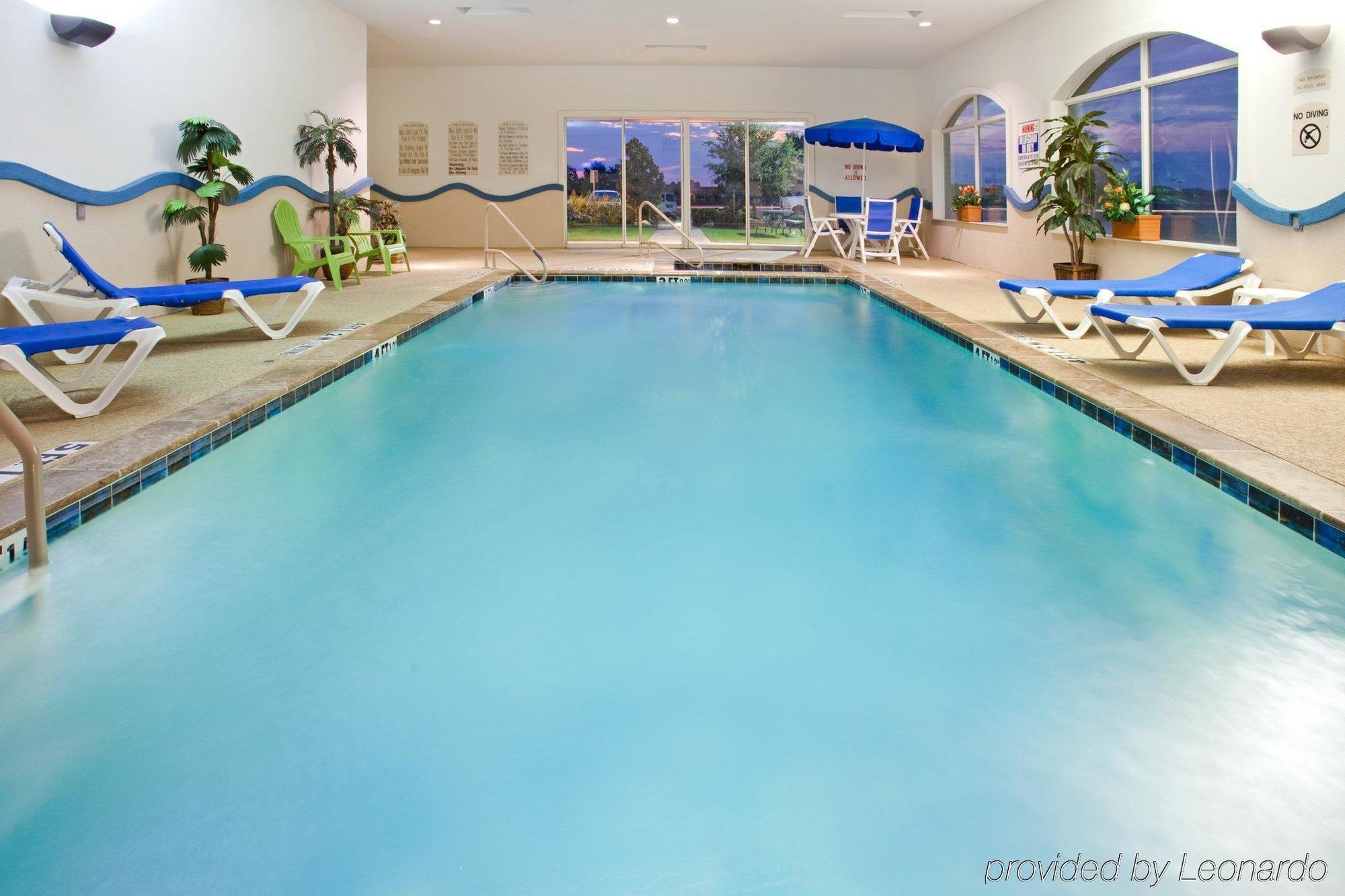 Holiday Inn Express & Suites Fort Worth - Fossil Creek By Ihg Konforlar fotoğraf