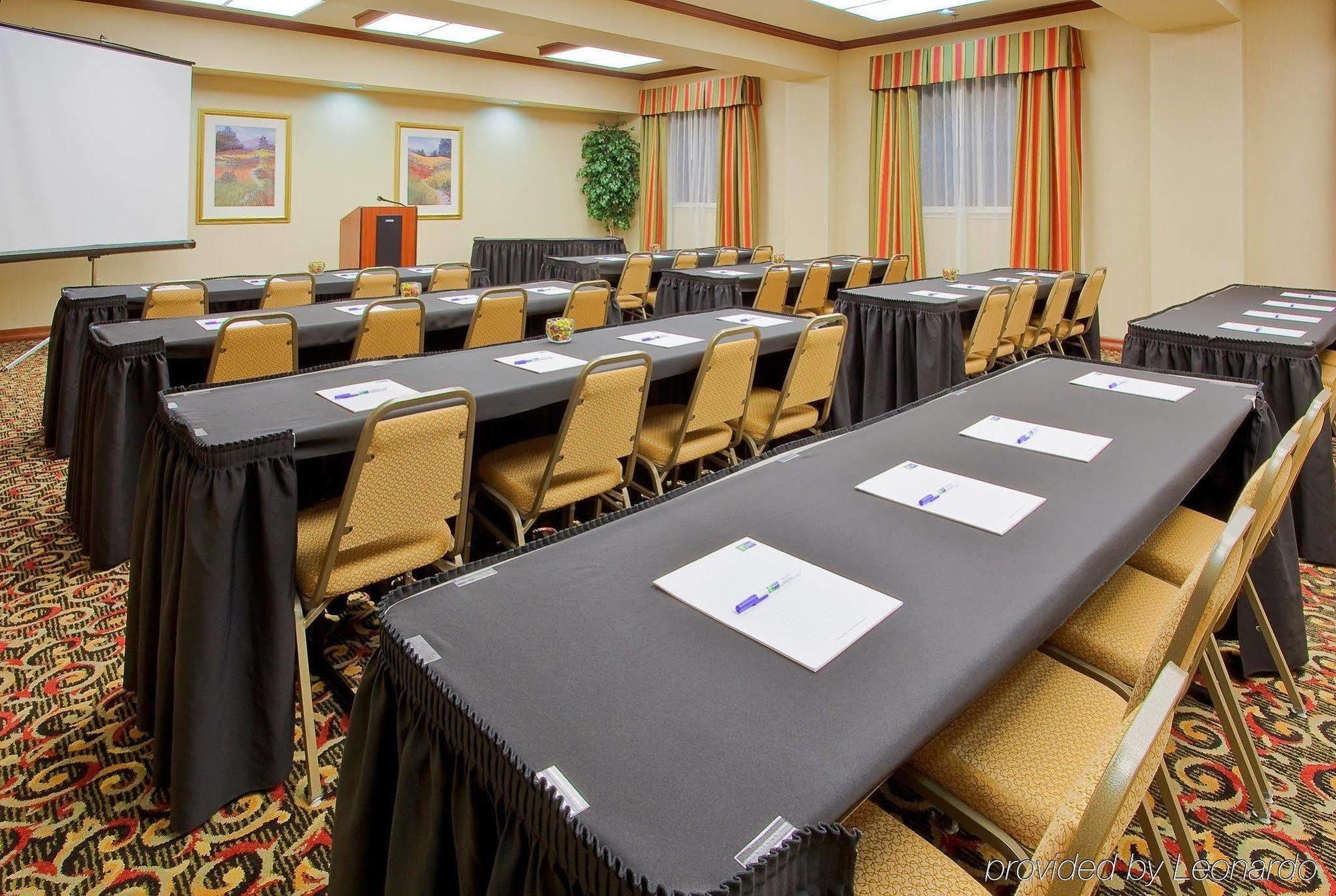 Holiday Inn Express & Suites Fort Worth - Fossil Creek By Ihg Dış mekan fotoğraf